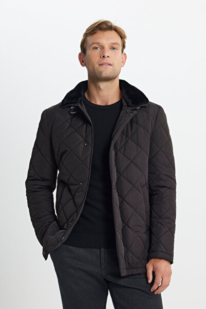 AC&Co / Altınyıldız Classics Schwarzer Standard-Fit-Mantel mit normaler Passform, Stehkragen und Seitentaschen