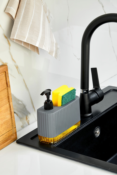 VİP LİFE HOME Gözde - Modern Countertop Liquid Soap Dispenser with Transparent Colored Base and Sponge Compartment (550 ml)