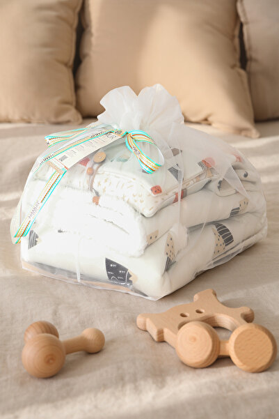 HAMUR Newborn 6-Piece Mother and Baby Care Set; Blanket, Diaper Changing Pad, Multi-Purpose Bag Organizer Poyraz