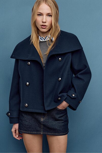 Stradivarius Yumuşak dokunuşlu kruvaze dik yaka ceket