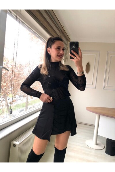 Gözde Tasarım Butik Women's Black Color Asymmetric Piece-Up Mini Shorts Skirt with Chain Detail