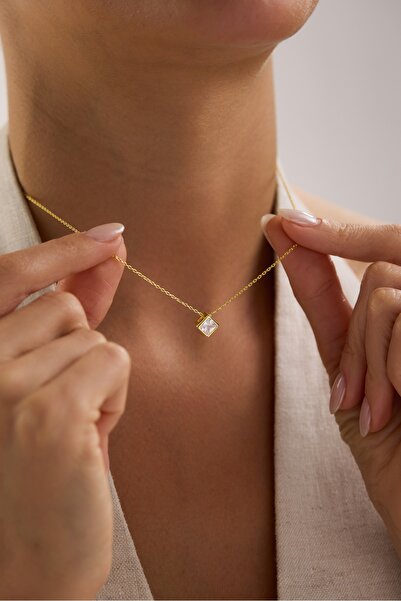 Nereze 925 Ayar Gümüş Gold Kaplama Kare Tasarım Tektaş Kolye