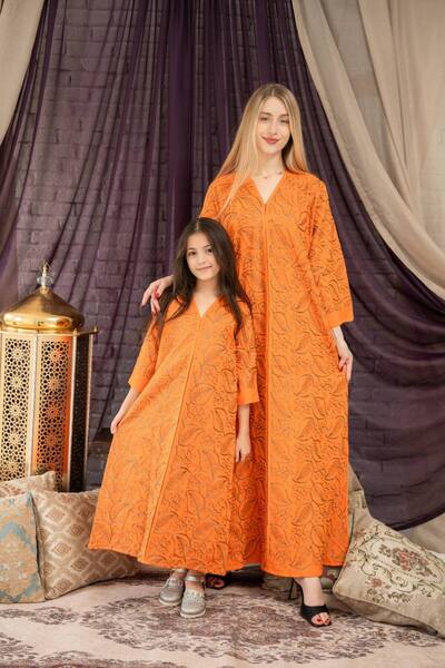 AFandina جلابية الام والبنت مميزة بتطريز هادئ ولمسة عصريةSM -28