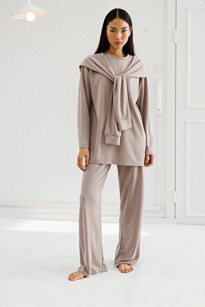 ŞEYMA COŞKUN Bağlama detaylı takım Vizon