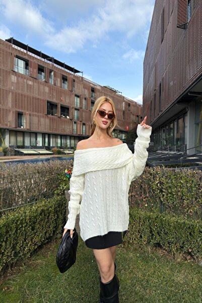 Angel Mia Hair Knit Madonna Collar Sweater Ecru