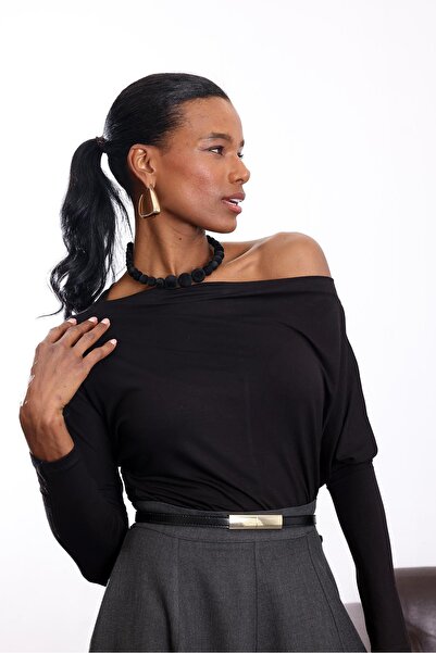 5in1Canpolat Black Boat Neck Soft Touch Blouse 251080