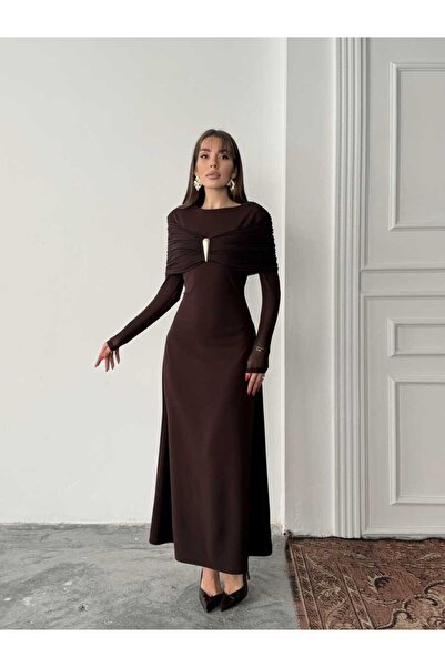 cemo Kayık Yaka Gold Aksesuar Detaylı Maxi Elbise