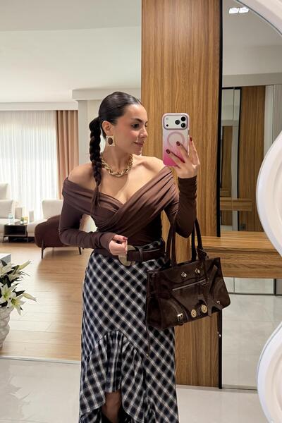 Gizem Ecemiş Κορμάκι Hugo Kahve με γιακά Madonna