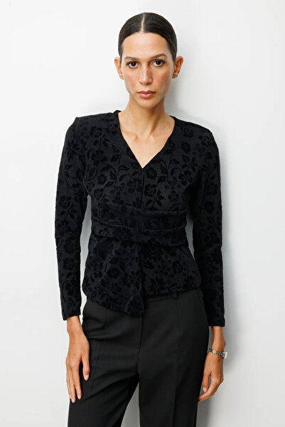 On Fashion On Kadife Desenli V Yaka Bluz Siyah Beli Pileli Uzun Kol