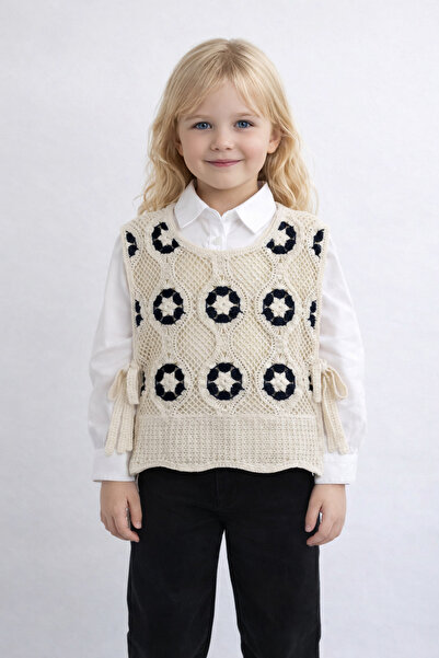 Store Yandan Bağlamalı Çiçek Motifli Örme Süveter