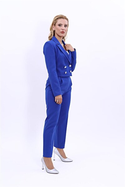 ÖNDER ÖZSOY بدلة نسائية مكونة من سترة ميني بأزرار على الجهتين بأزرار وبنطلون ...