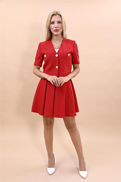 ÖNDER ÖZSOY سترة قصيرة بياقة على شكل حرف V وتنورة قصيرة مطوية وواسعة للنساء -...