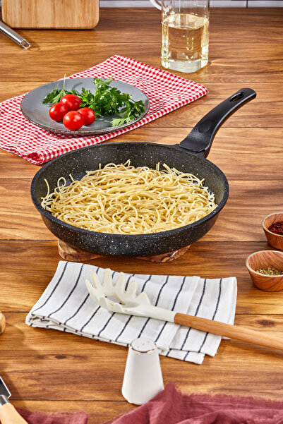 Evsane Üst Kalite Döküm Saplı Tava 28cm