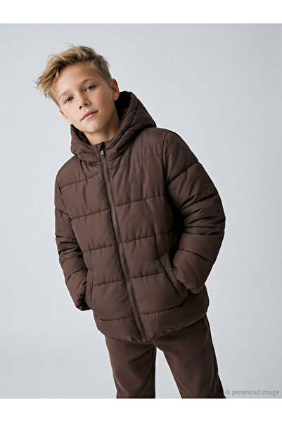 LC Waikiki Rmz Gi̇yi̇m Farkiyla Hooded Boys' Puffer Jacket