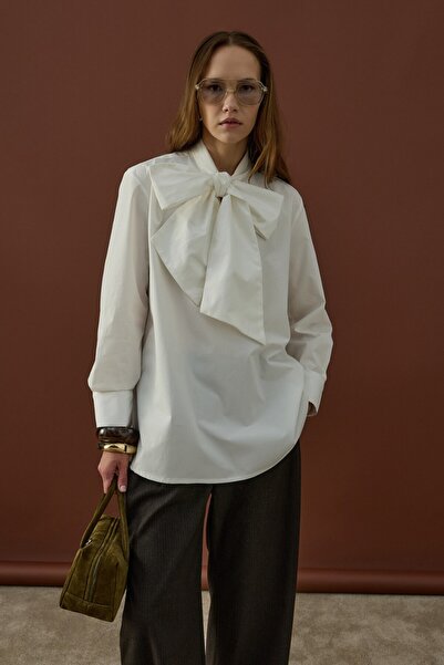 Kübra Yiğit Premium Collar Detailed Shirt