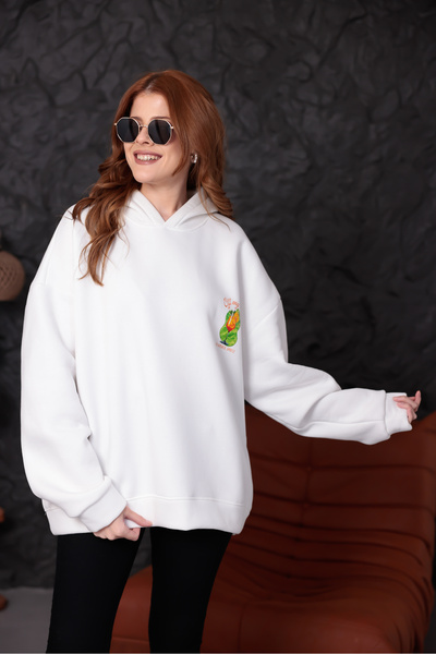 Kadın Beyaz Oversize Kapüşonlu Sweatshirt Ön Baskılı