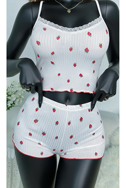 Nightlight طقم بيجامة نسائي أبيض بنقشة الفراولة مع دانتيل - طقم شورت مضلع مع تفاصيل دانتيل - 3798