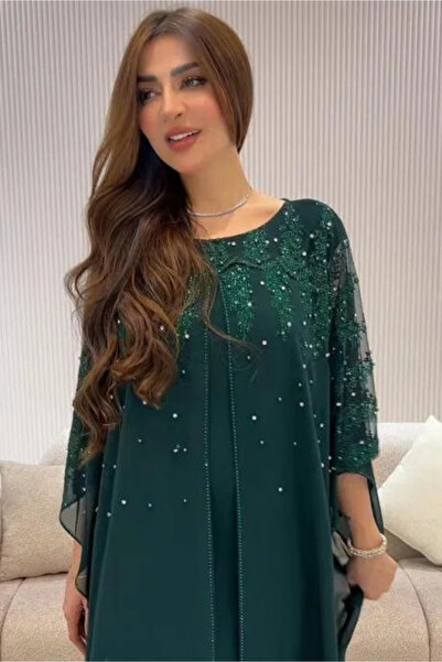 Vitrina جلابية إيلين المطرّزة – أخضر زمردي