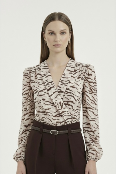MİLLA Zebra Desenli Kruvaze Yaka Body Bluz – Bej / Kahve