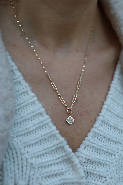 Yenigün Kuyumculuk 14 Ayar Altın Ataş ve Aynalı Zincirli Taşlı Yonca Kolye KLY34886