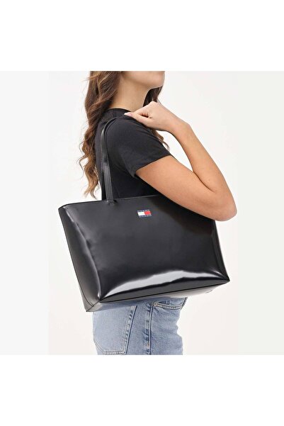 Tommy Hilfiger Women's Black Shoulder Bag (Aw0Aw18069-Bds)