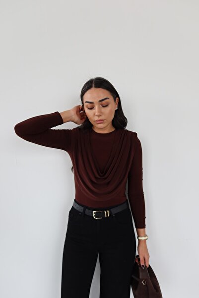 Özge Özgenç Draped Crop Blouse with Shoulder Pad Shoulder Straps