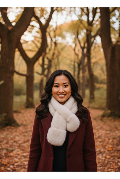 Mollycrush Women's White Faux Fur Scarf |   Winter Plush Model