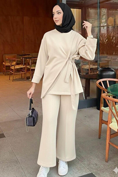 Tesettür Diyarı بدلة سكوبا نسائية بتفاصيل ربطة عنق - كريمي