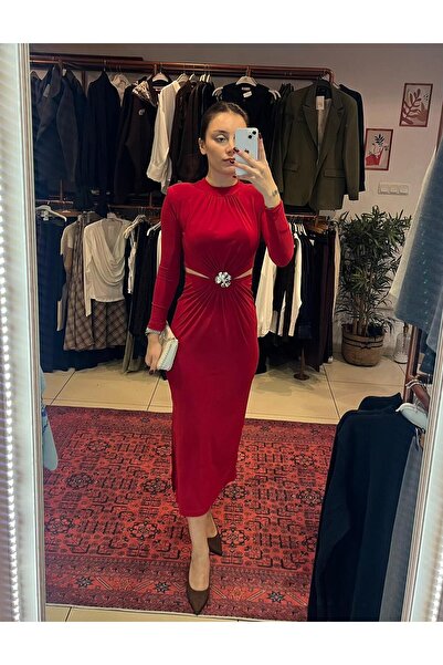 Başak Bulut Butik Taş Detaylı Bel Pencereli Uzun Kırmızı Elbise