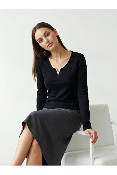 Giyim Dünyası بلوزة كورسون نسائية مسطحة بياقة على شكل حرف V باللون الأسود