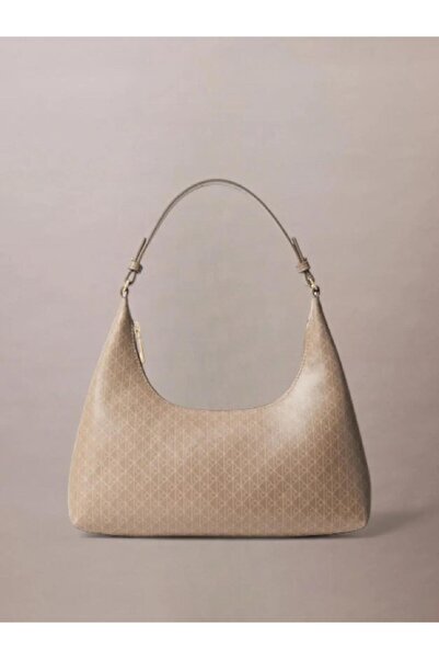 Calvin Klein Kadın Emblem Omuz Çantası