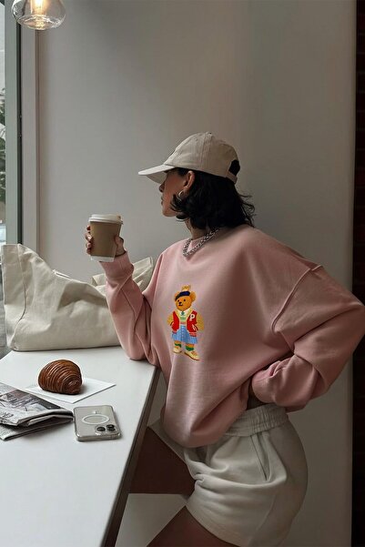 The Champ Clothing سويت شيرت نسائي قصة فضفاضة كامبس بير مطبوع وردي – رقبة دائ...