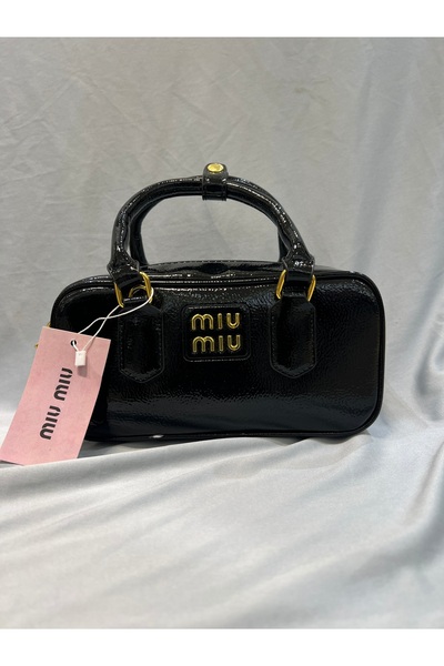 Genevcorner Stylish bag with a modern design