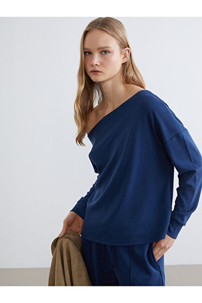 LC Waikiki سويت شيرت نسائي من Peak New Season برقبة على شكل قارب