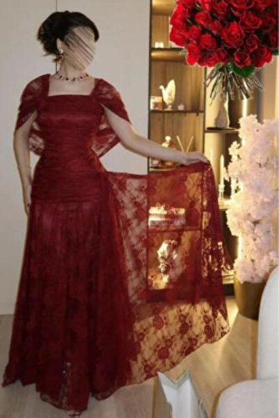 EVENTTANA Eventana off-shoulder lace dress