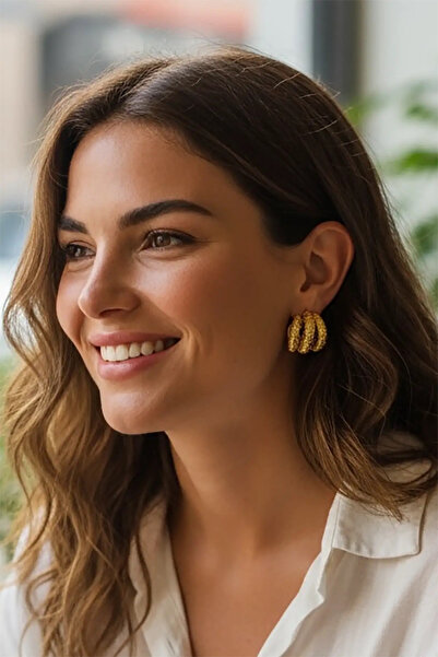 Vitastyle ALTIN RENK 3 SIRALI VİNTAGE DOKULU ÇELİK KÜPE