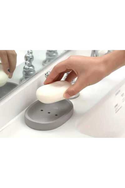 La Puppe قالب صابون على شكل شمعة