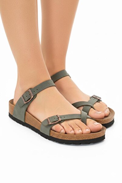 CROOKS شبشب نسائي كاجوال بتصميم بوهيمي كاكي مع إبزيم قابل للتعديل ونعل بمظهر ...