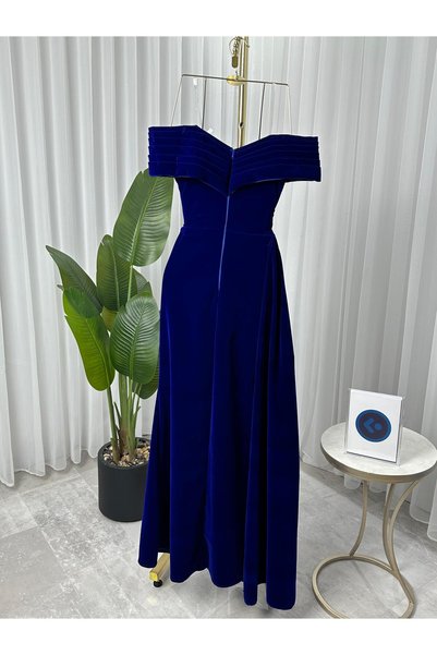 Boutique 219 فستان طويل مخمل ازرق