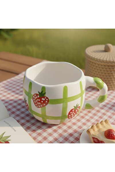 Çağ Seramik Çilek Desenli El Yapımı Seramik Kupa – Kulplu Krem Kahve Kupası