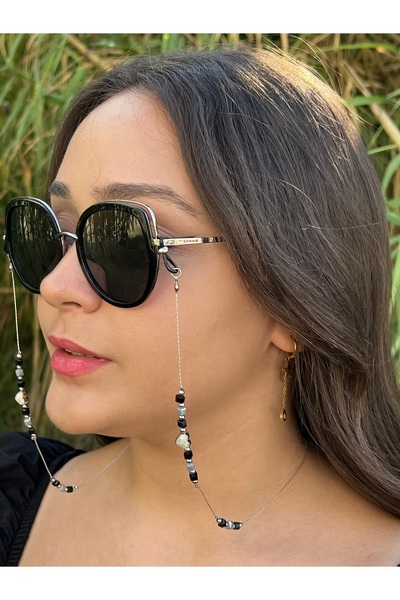 LUMAKS Stylish Eyeglass Chain – Modern Eyeglass Strap & Elegant Accessory