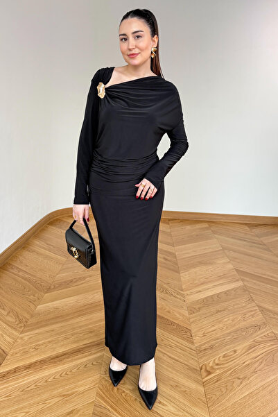 Cappmoda ELB-01842 Siyah Gold Broş Detaylı Drapeli Sandy Elbise