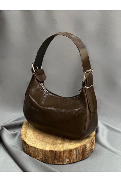 BENAHOLL حقيبة نسائية زيبا ذات سطح لامع وحزام سميك حقيبة باجيت-DN112 بني