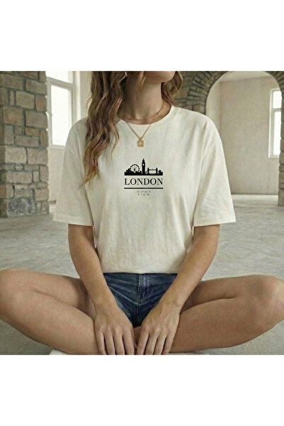 BUWOM تيشيرت نسائي من LONDON مطبوع برقبة دائرية
