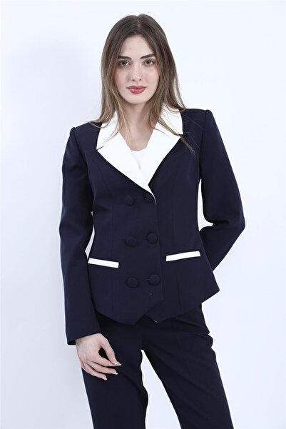 ÖNDER ÖZSOY سترة رجالية بقطع قماش مخيطة معاً بأزرار على الجهتين نسائية - أبيض