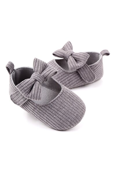 Bebelul Pantofiori bebelusi, gri cu fundita