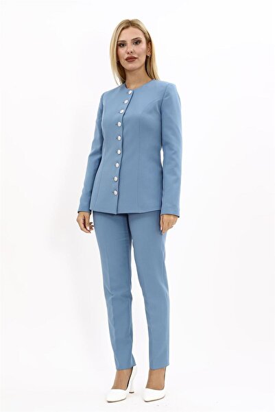 ÖNDER ÖZSOY سترة بياقة دائرية وأزرار طويلة وبنطلون ضيق الساق - لون بحري