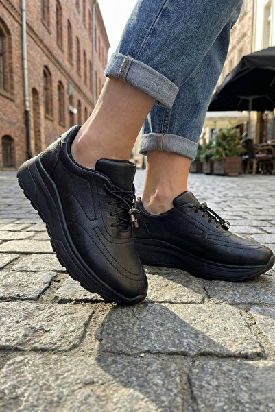 Ekonomik Ayakkabı Women's Black Lace-Up Casual Sports Shoes Thick Sole Comfortable Walking Sneaker
