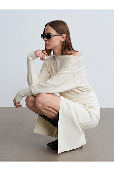 Dilvin 80127 Aksesuar Detaylı Yırtmaçlı Triko Etek-Krem