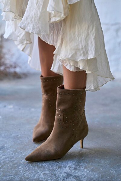 PELİN'İN AYAKKABILARI SALVE KUM SÜET TOPUKLU BOT